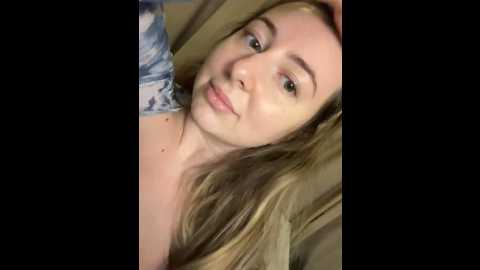 Media: curvyflawless Stripchat 2024-12-06 13:58:00