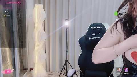 Media: happy_kitty Stripchat 2024-12-06 20:09:00