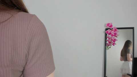 Media: lilly_colins Stripchat 2024-12-06 18:57:00