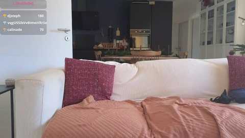 Media: luxymin34 Stripchat 2024-12-06 14:04:00