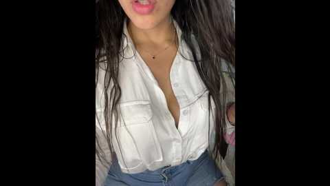 Media: miajones21 Stripchat 2024-12-06 00:54:00