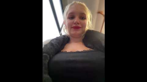 Media: milkyy_wway Stripchat 2024-12-06 08:15:00