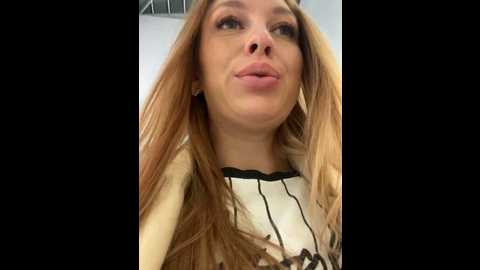Media: sweet___emily Stripchat 2024-12-06 14:29:00