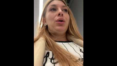 Media: sweet___emily Stripchat 2024-12-06 16:37:00