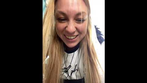 Media: sweet___emily Stripchat 2024-12-06 16:46:00