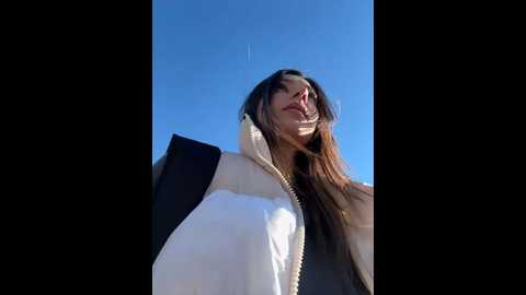Media: _miaqueen_ Stripchat 2024-12-07 13:03:00