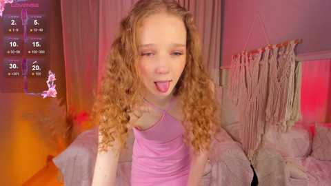 Media: _rose_charming_ Stripchat 2024-12-07 02:23:00