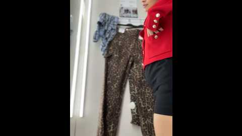 Media: angelinateller Stripchat 2024-12-07 06:02:00