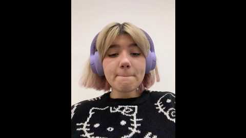 Media: baby__naughty Stripchat 2024-12-07 15:59:00