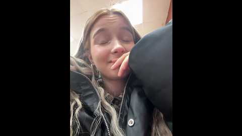 Media: baby_tiny Stripchat 2024-12-07 09:46:00