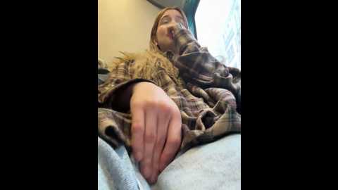Media: baby_tiny Stripchat 2024-12-07 11:35:00