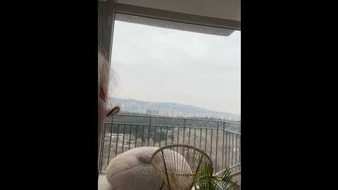 Media: curvyflawless Stripchat 2024-12-07 11:08:00