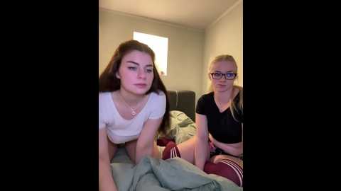 Media: ellynora Stripchat 2024-12-07 20:42:00