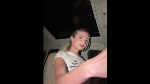 Media: evieevans Stripchat 2024-12-07 02:35:00