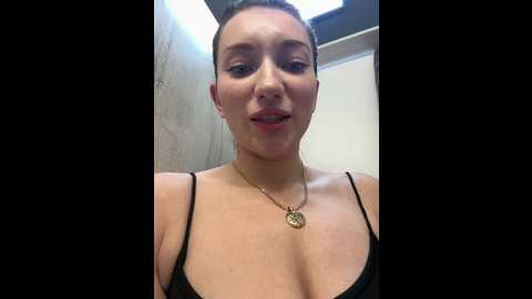 Media: mooonreal Stripchat 2024-12-07 06:04:00
