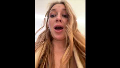Media: sweet___emily Stripchat 2024-12-07 17:39:00