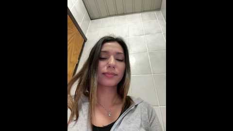 Media: _miaqueen_ Stripchat 2024-12-08 21:17:00
