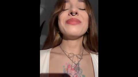 Media: cherry____pie Stripchat 2024-12-08 20:24:00
