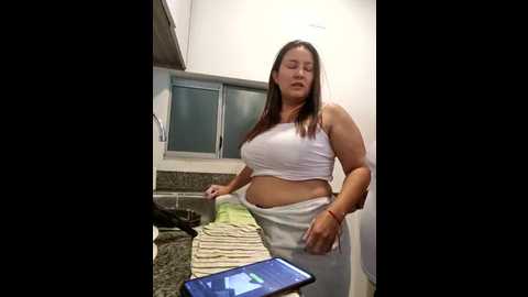 Media: kitty_84 Stripchat 2024-12-08 17:48:00