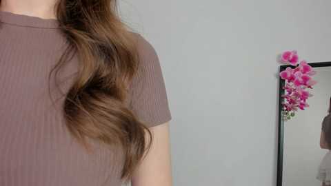 Media: lilly_colins Stripchat 2024-12-08 12:25:00