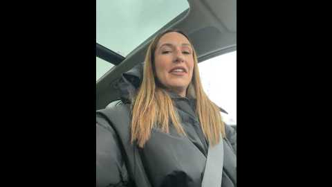 Media: lola_tentatiion Stripchat 2024-12-08 09:54:00