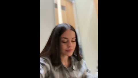 Media: angelinateller Stripchat 2024-12-09 08:44:00