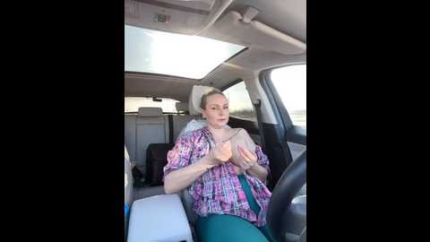Media: bondgirl_013 Stripchat 2024-12-09 08:11:00