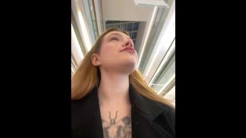Media: honey___hot Stripchat 2024-12-09 13:37:00