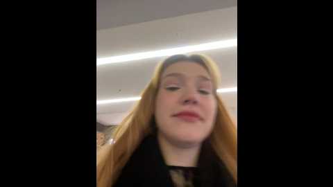 Media: honey___hot Stripchat 2024-12-09 14:40:00