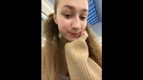 Media: lia__love Stripchat 2024-12-09 13:10:00