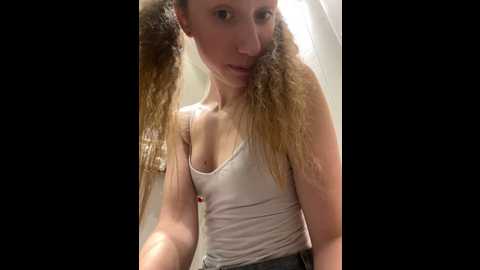 Media: lia__love Stripchat 2024-12-09 16:47:00