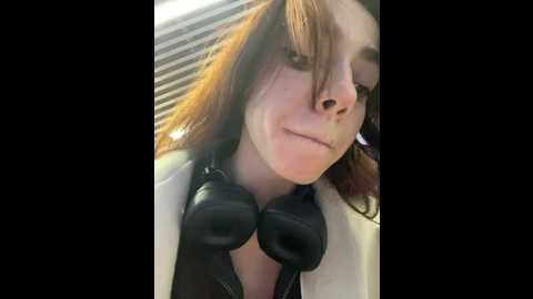Media: lily__belle Stripchat 2024-12-09 15:51:00