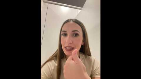 Media: lola_tentatiion Stripchat 2024-12-09 11:03:00