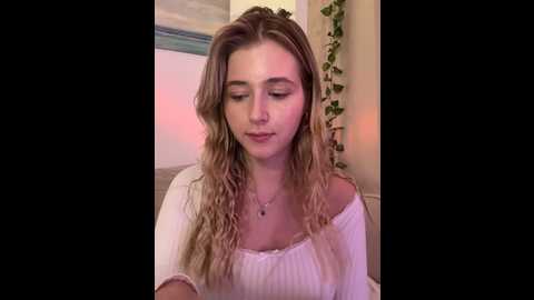 Media: lunarase Stripchat 2024-12-09 17:44:00