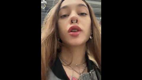 Media: cherry____pie Stripchat 2024-12-10 21:37:00