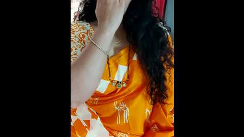 Media: indian_desi_wife Stripchat 2024-12-10 04:12:00