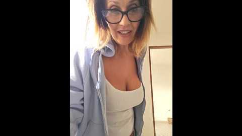 Media: jasminenoir2 Stripchat 2024-12-10 13:20:00