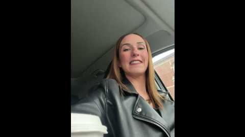 Media: lola_tentatiion Stripchat 2024-12-10 14:04:00