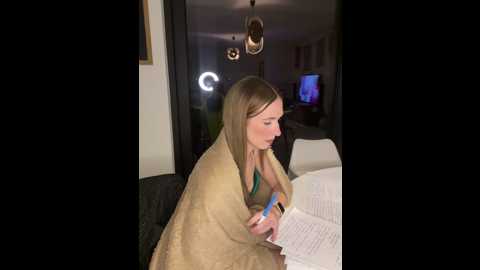 Media: lola_tentatiion Stripchat 2024-12-10 21:01:00