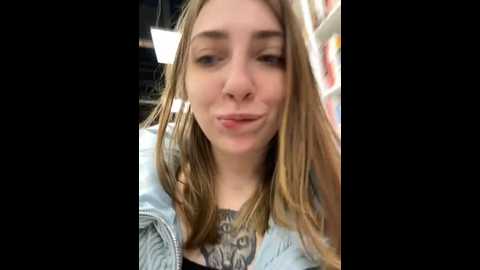 Media: sunny___bunny Stripchat 2024-12-10 14:07:00
