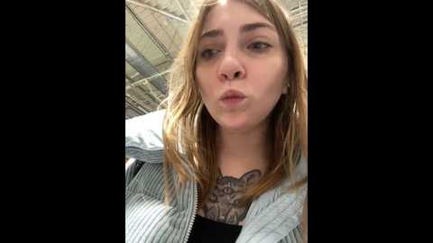 Media: sunny___bunny Stripchat 2024-12-10 15:38:00