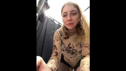 Media: sunny___bunny Stripchat 2024-12-10 18:06:00