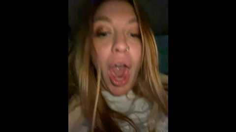 Media: sweet___emily Stripchat 2024-12-10 18:02:00