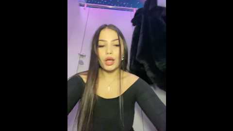 Media: chloe__moon Stripchat 2024-12-11 11:53:00