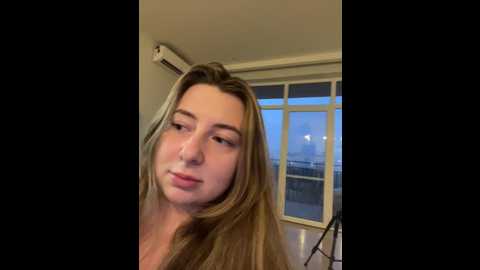 Media: curvyflawless Stripchat 2024-12-11 13:48:00