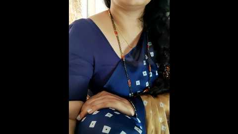 Media: indian_desi_wife Stripchat 2024-12-11 06:30:00