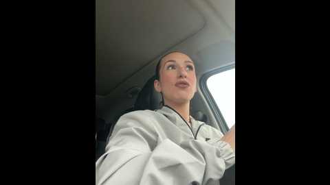 Media: lola_tentatiion Stripchat 2024-12-11 09:52:00