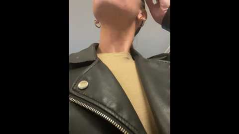 Media: lola_tentatiion Stripchat 2024-12-11 14:34:00