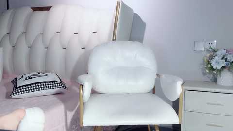 Media: lvy_w Stripchat 2024-12-11 10:12:00