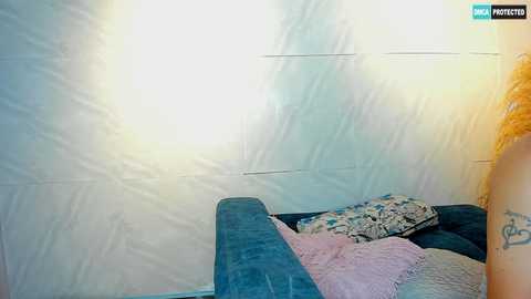 Media: play_sex18 Stripchat 2024-12-11 01:29:00